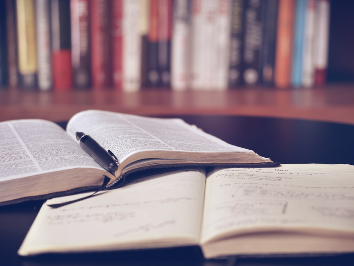 Ruban académique — parcours Smart Earn en cinq étapes